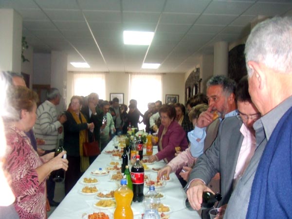 Comida Encuentro con el Colegio Villamil en el Hogar del Pensionista
